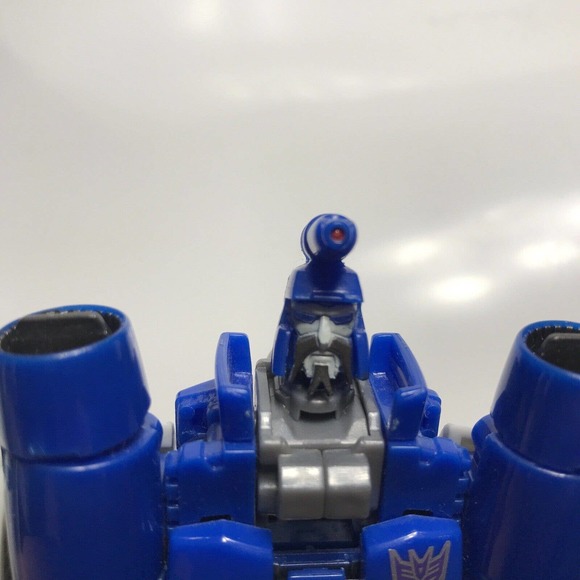 Transformers Generations Scourge Action Figure. G1 - Picture 5 of 8